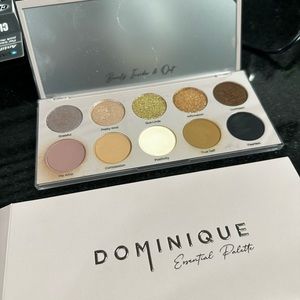 Dominique Essentials pallet